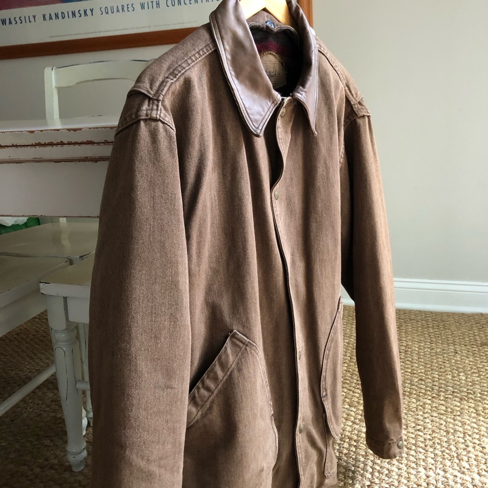 Vintage 80’s Woolrich Denim Barn Jacket w Removable Blanket Lining. Size Large